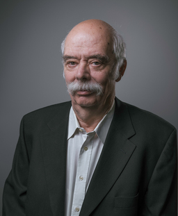 Leveleki László